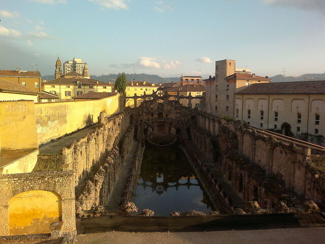 De peschiera bij het Sassuolo Palace