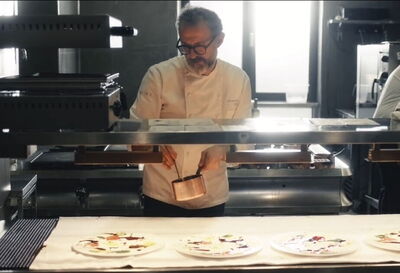 Bottura aan het werk