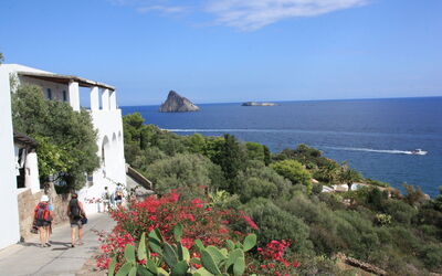 Een stadsgezicht op Panarea