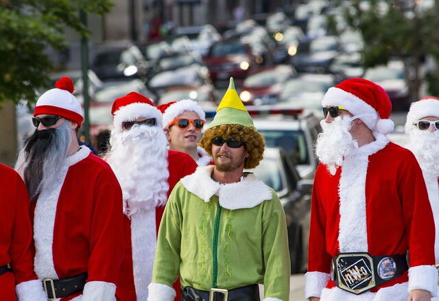 Een aantal kerstmannen