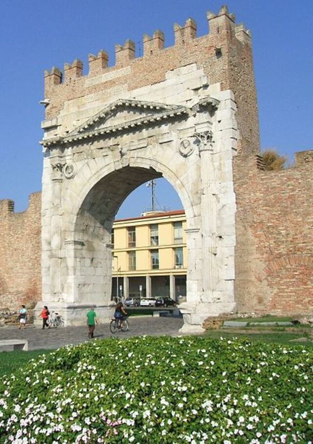 De Romeinse poort van Rimini