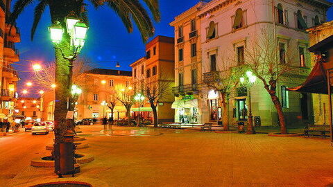 een stadsplein in Olbia
