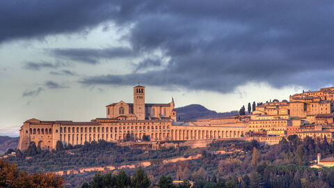 Assisi bij zonsondergang