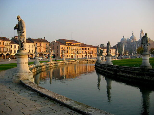 Zicht op het Prato della valle