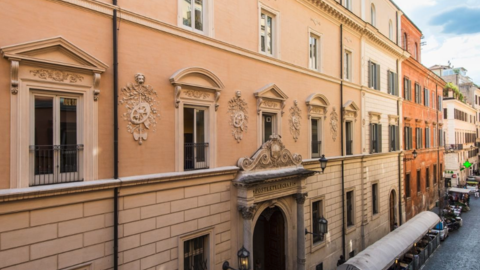 Elegante Spaanse Trappen Appartement