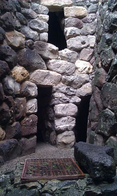 Binnen in een nuraghe