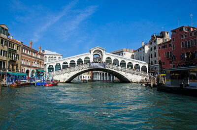 Rialto brug in Venetië