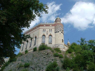 Rochetta Mattei, buitenkant