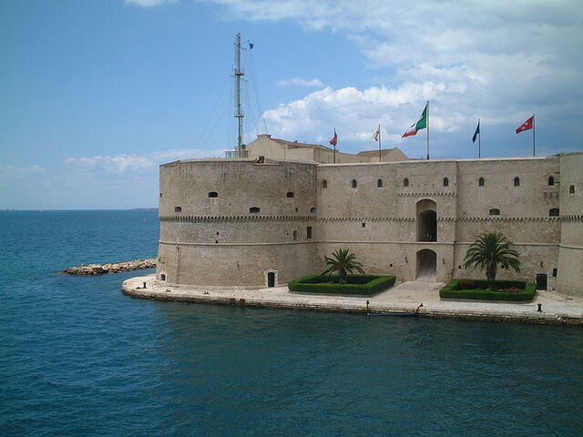 het kasteel van Aragonese in Taranto