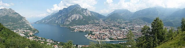 het stadje Lecco aan het Como meer