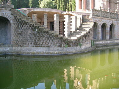 Bizarre bouwsels bij Citta Buzziana