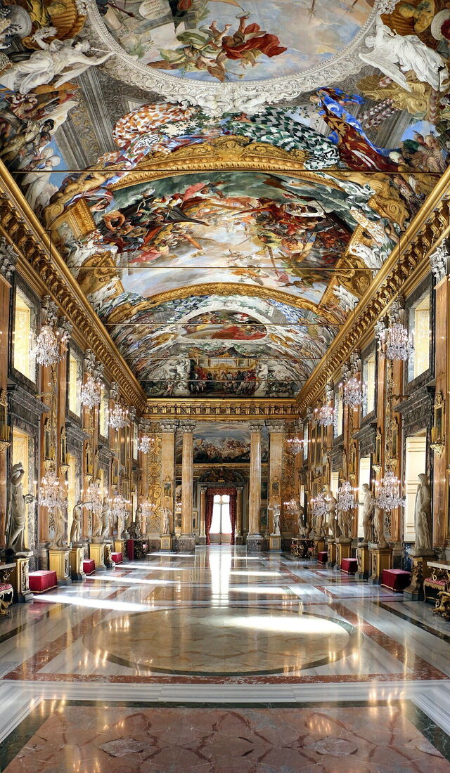 Palazzo Colonna, hal