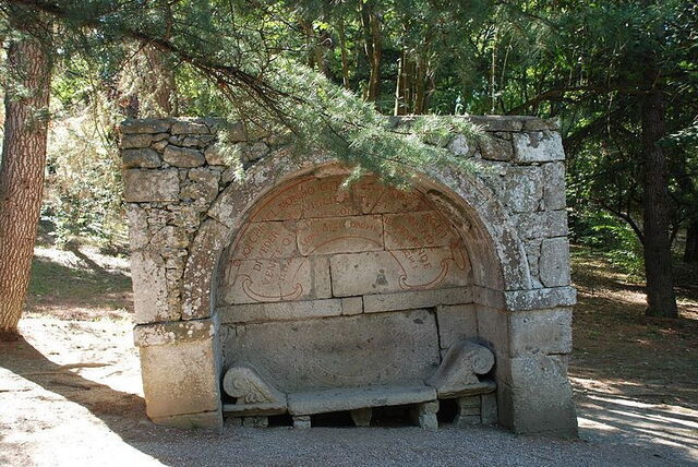 Scheve bank, Bomarzo