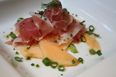 Gezouten en gerookte prosciutto