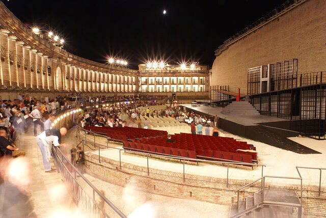 Macerata theater bij avond