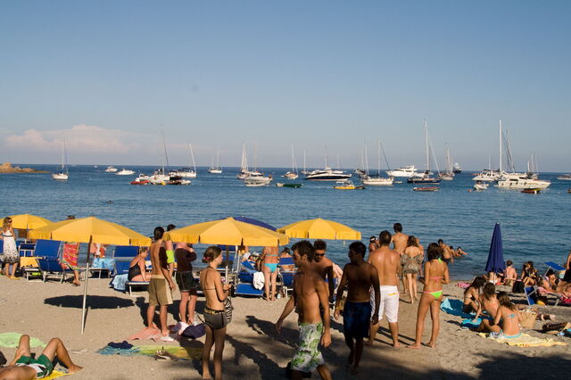 Frontone strand
