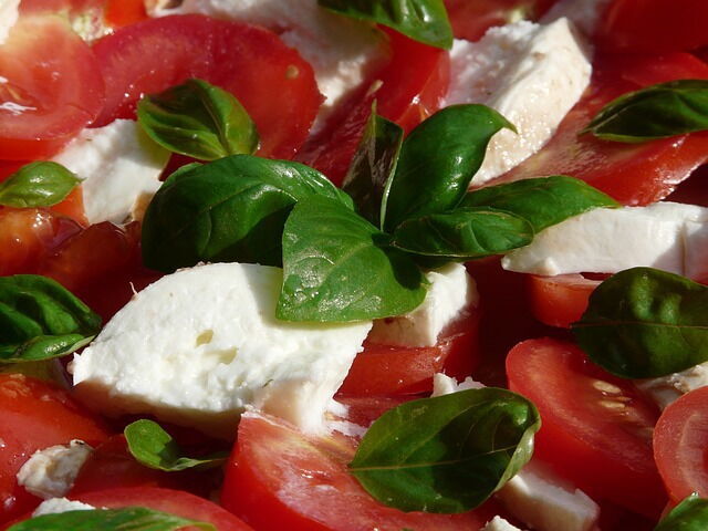 mozzarella en tomaat
