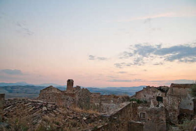 Zonsondergang bij Craco