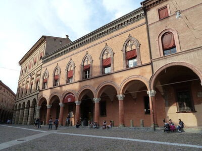 Corte Isolani, Bologna