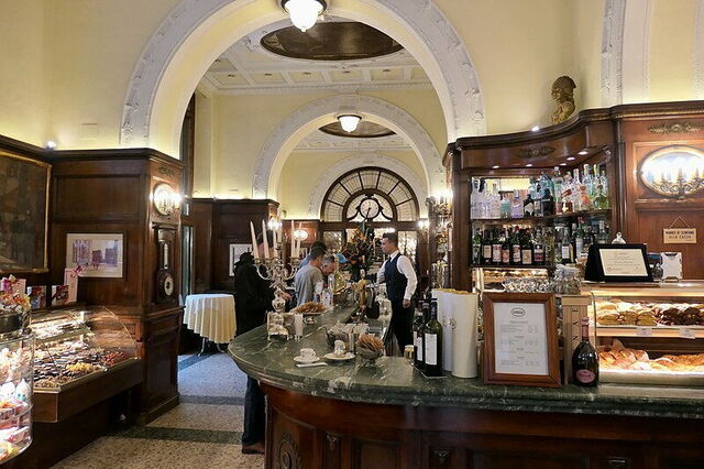 Caffè Gilli, bar