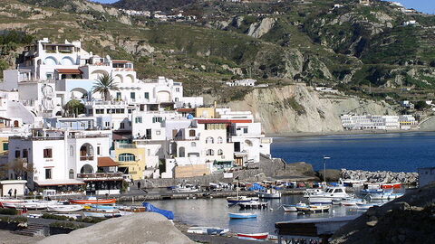Dorp op Ischia eiland
