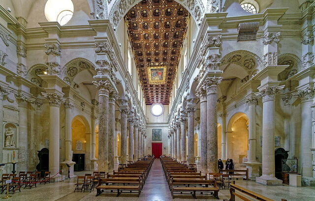 Basiliek van Santa Croce, interieur