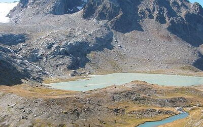 De bergen van de Aosta Vallei