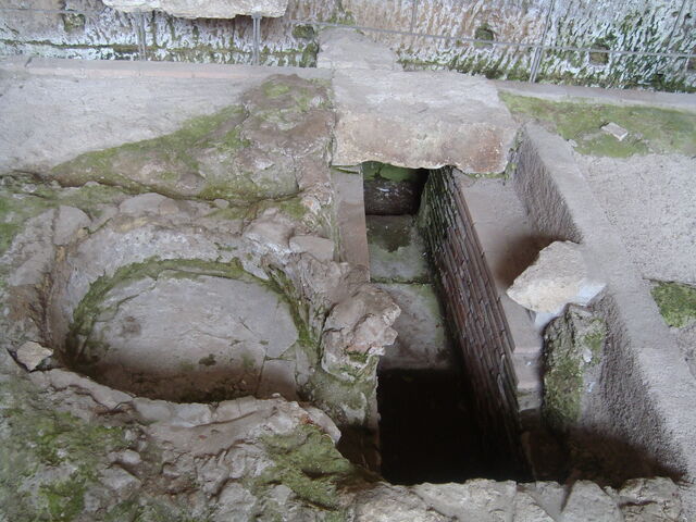 Trapje naar de Crypta Balbi in Rome
