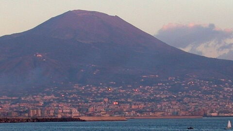 napels en vesuvius berg