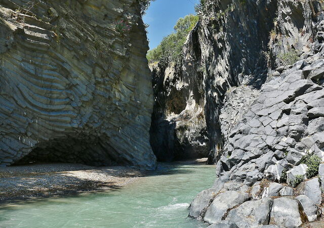 Gorges van Alcantara, rivier