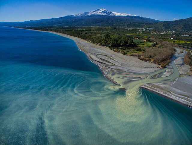 Gorges van Alcantara, zee