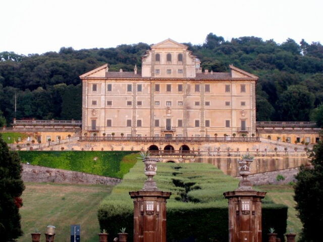 Villa Aldobrandini, voorgevel