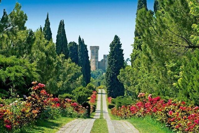 Parco Giardino Sigurtà, Pad van de rozen