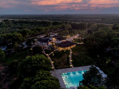 Villa Oria bij nacht