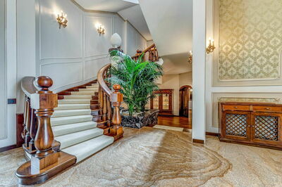 Villa Oria, ingang trappen