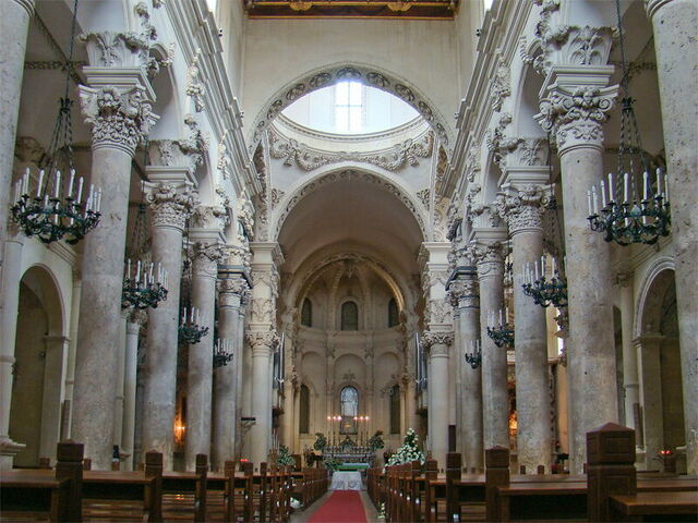 Basilica di Santa Croce, binnenkant