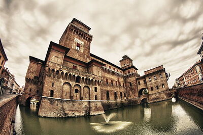 Castello Estense, slotgracht