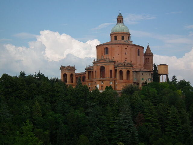 Zicht op het heiligdom van San Luca
