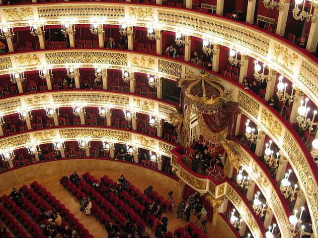 Interieur van San Carlo Operahuis