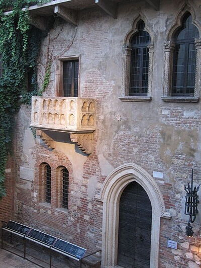 het vermeende balkon van julia in Verona