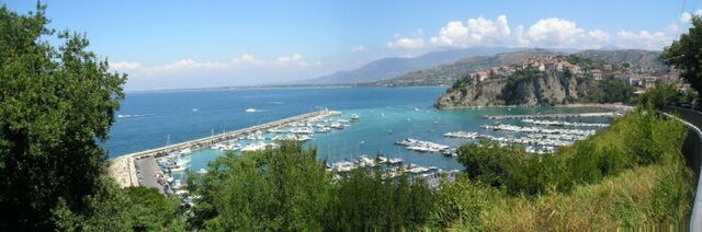 zicht op agropoli haven