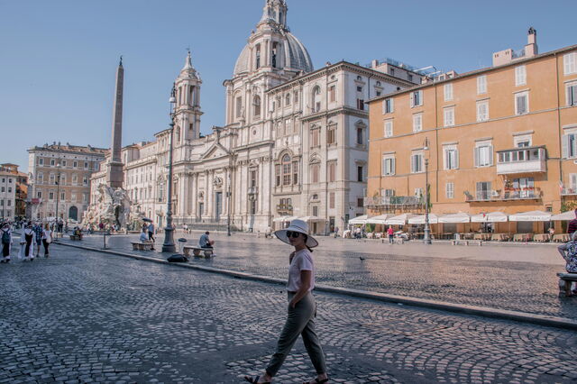 Een vrouw in Rome