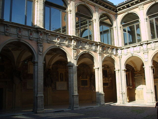 Archiginnasio van Bologna, binnenplaats