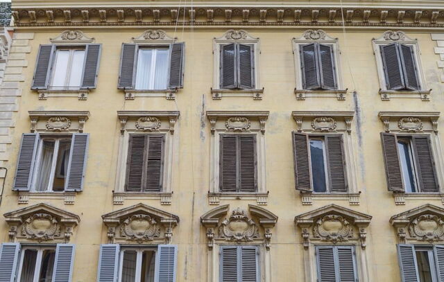 Roma Rm Iro406, buitenkant