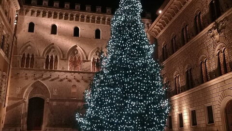 Siena, Piazza Salimbeni, Kerstmis