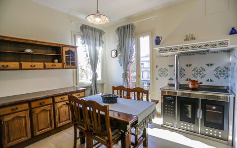 Antonietta: Kamer, Eigendom, Meubilair, Gebouw, Onroerend Goed, Interieur Ontwerp, Huis, Huis, Keuken, Cabinetry