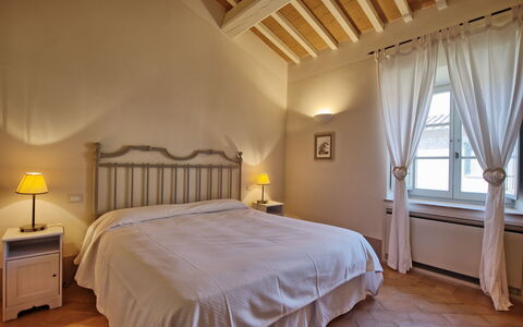 Casa Olivia: Slaapkamer, Bed, Meubilair, Kamer, Eigendom, Laken, Bed Frame, Bedding, Interieur Ontwerp, Plafond