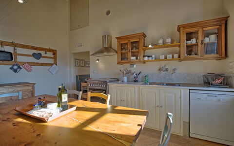 Casa Olivia: Kamer, Eigendom, Keuken, Meubilair, Gebouw, Countertop, Huis, Cabinetry, Verdieping, Interieur Ontwerp