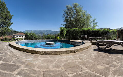 Il Nido In Garfagnana: Zwembad, Eigendom, Landgoed, Onroerend Goed, Huis, Gebouw, Huis, Vakantie, Vrije Tijd, Backyard