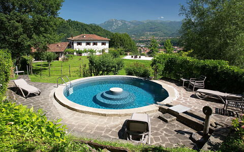 Il Nido In Garfagnana: Zwembad, Eigendom, Natuurlijk Landschap, Plantkunde, Landgoed, Onroerend Goed, Vrije Tijd, Huis, Backyard, Boom